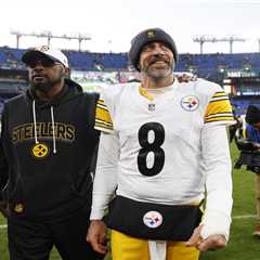 Aaron Rodgers storms out of press conference after Mike Tomlin question