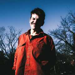 Chartbreaker: How Paddington, Sobriety and a ‘Loosie Song’ Resulted in Medium Build’s Breakthrough