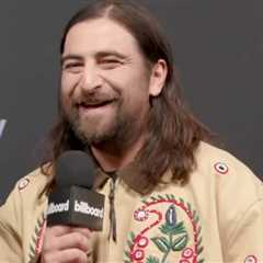 Noah Kahan On New Song, “The Great Divide,” & New Album, Gives Olivia Dean Her Flowers | Spotify..