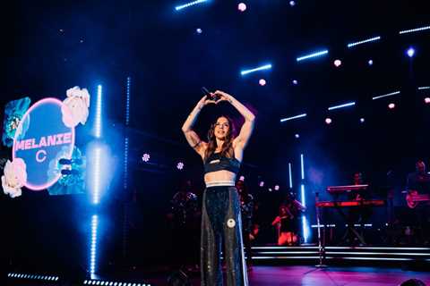 Melanie C Performs Spice Girls Medley For Sydney’s New Year’s Eve Party: Watch