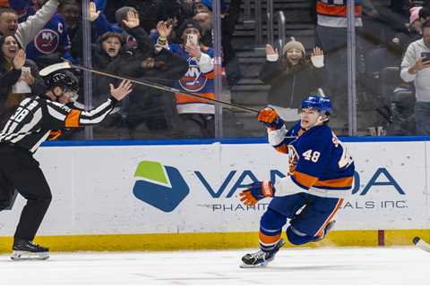 Matthew Schaefer’s overtime goal propels Islanders to comeback win over Maple Leafs