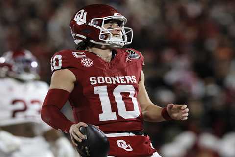 Star quarterback John Mateer returning to Oklahoma for 2026