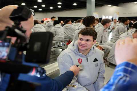 Fernando Mendoza’s QB brother enters transfer portal hours after Indiana’s national championship