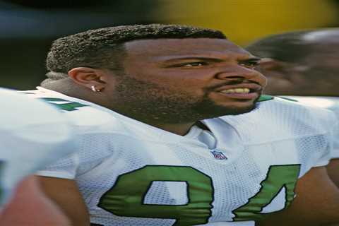 Kevin Johnson, ex-Eagles tackle, dead at 55