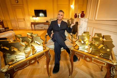 Robbie Williams Overtakes The Beatles to Set Record for Most U.K. No. 1 Albums