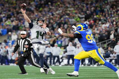 In Seahawks-Rams prize fight, only one will come out as a superheavyweight