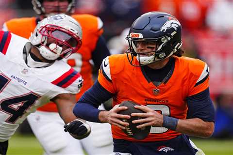 Broncos skip chance at short field goal in costly controversial fourth-down call