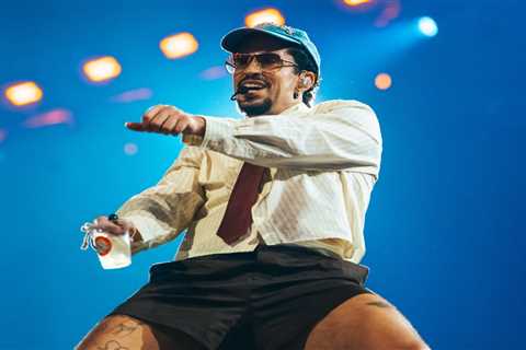 Bad Bunny’s ‘Baile Inolvidable’ Lands at No. 1 on Hot Latin Songs Chart