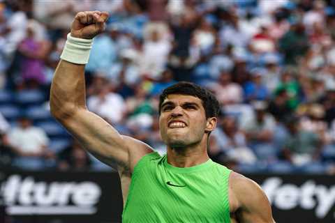 Carlos Alcaraz outlasts Alexander Zverev in 5 hour, 27 minute thriller to reach Australian Open..
