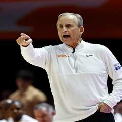 Rick Barnes jokingly wonders if Tennessee players are ‘betting on games’ after NCAA gambling..