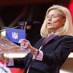 Giants hire Dawn Aponte away from NFL for significant front office role