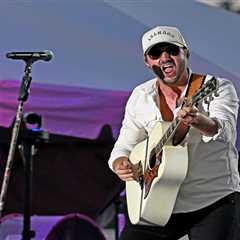 Country music star down to make songs with Rams lineman Kobie Turner