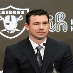 Raiders’ Klint Kubiak, Mark Davis make their Maxx Crosby stance clear