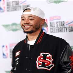 Dodgers’ Mookie Betts focused on three-peat, ‘making history’