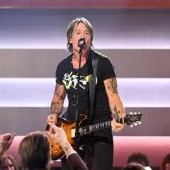 Keith Urban Joins Crush Management