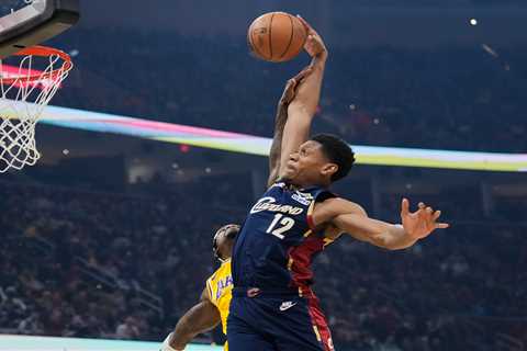 Cavaliers trading De’Andre Hunter to Kings for key depth in three-team deal with deadline nearing