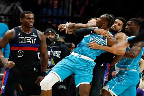 Four players ejected in wild Pistons-Hornets brawl that spilled all over court