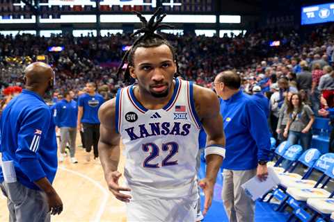Revealing text about Darryn Peterson recorded before sitting out Arizona upset as Kansas shoots..