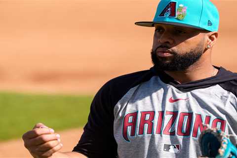 Diamondbacks allowing Carlos Santana to play in WBC — even without insurance