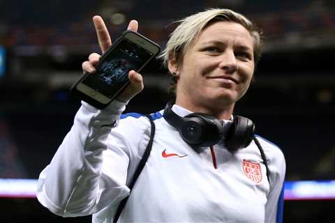 US soccer legend Abby Wambach dumps agency, calls for CEO’s resignation over emails with Ghislaine..