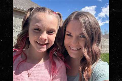 Cheerleader Mom 'Spiraled' After 'Mean' Texts Before Alleged Murder-Suicide