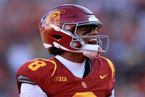 Top high school football recruit refutes USC superstar’s locker room theft claims