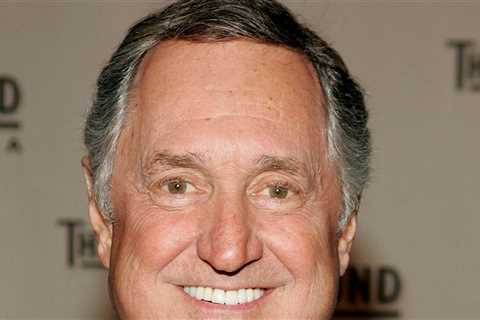 Legendary Singer Neil Sedaka Dead at 86