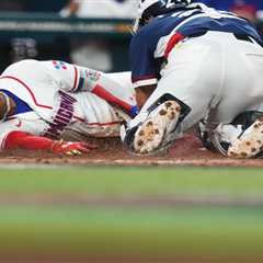 Juan Soto uses unreal swim move to score run in WBC for Dominican Republic