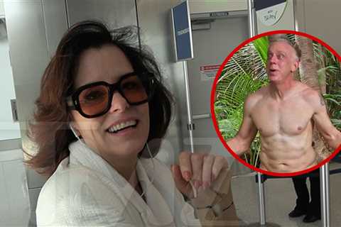 Parker Posey Reveals the Secret Behind Mike White's 6-Pack Abs