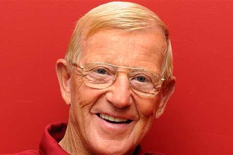 Legendary Former Notre Dame Head Football Coach Lou Holtz Dead At 89