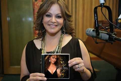 Jenni Rivera Lives On With ‘La Gran Señora (Banda)’ on CD & Vinyl, Plus More Uplifting Moments in..