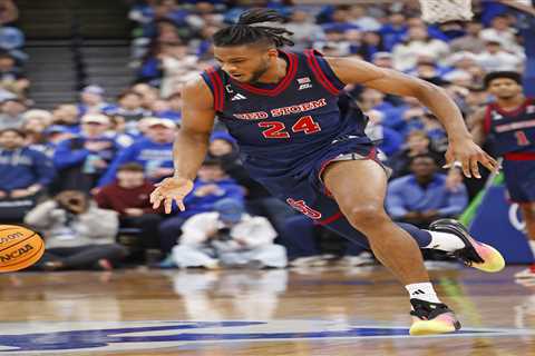 St. John’s clinches second straight Big East regular season title with gritty win over Seton Hall