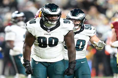 Eagles ink Jordan Davis to historic three-year, $78M extension