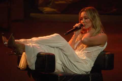 Hilary Duff Talks Comeback Album, Olsen Twins Obsession, Performs Sultry ‘Roommates’ on..