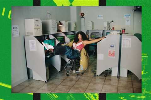 From SZA & Travis Barker to Hayley Williams – Vans is Decking Out Your Favorite Musicians in New..