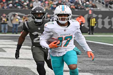 Broncos land Dolphins star receiver Jaylen Waddle in blockbuster NFL trade
