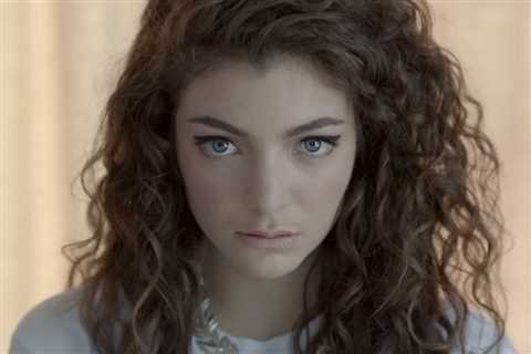 You Can Call Her Queen Bee: Lorde’s Debut Single ‘Royals’ Joins YouTube’s Billion Views Club