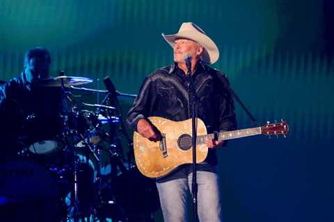 Ella Langley, Old Dominion to Headline Alan Jackson’s Inaugural 5 O’Clock Somewhere Fest