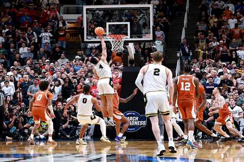 Trey Kaufman-Renn’s buzzer-beating tip-in propels Purdue past Texas and into Elite Eight