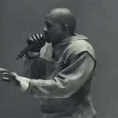 Kanye West Gets Pissed Over Stage Lights While Performing At L.A. Concert