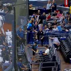MLB fan’s accidental mooning shocks viewers during Rays vs Cubs game