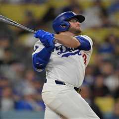 Max Muncy adds to Dodgers’ legacy with three-homer game