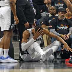 Victor Wembanyama enters concussion protocol after scary Spurs moment