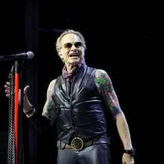 David Lee Roth Joins Teddy Swims at Stagecoach for ‘Jump’