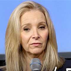 Lisa Kudrow Says 'Friends' Writers Were Horny, Harsh and Way Out of Line