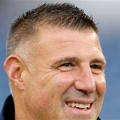 Mike Vrabel Lands Magazine Cover For 'Most Influential Bostonian' Amid Russini Scandal