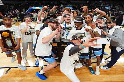 Division III national championship ends on wild buzzer-beater as Mary Washington wins first title