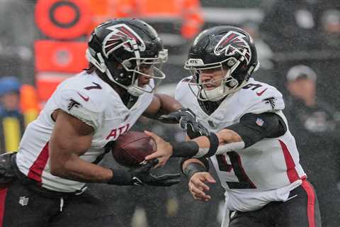 Falcons exercise fifth-year option on star Bijan Robinson