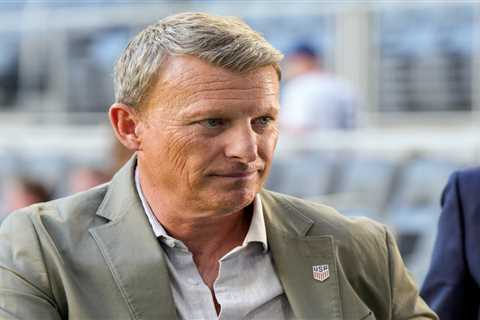 US Soccer sporting director abandons program two months before World Cup