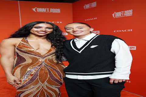 WNBA press conference gets awkward as Azzi Fudd asked about Paige Bueckers relationship